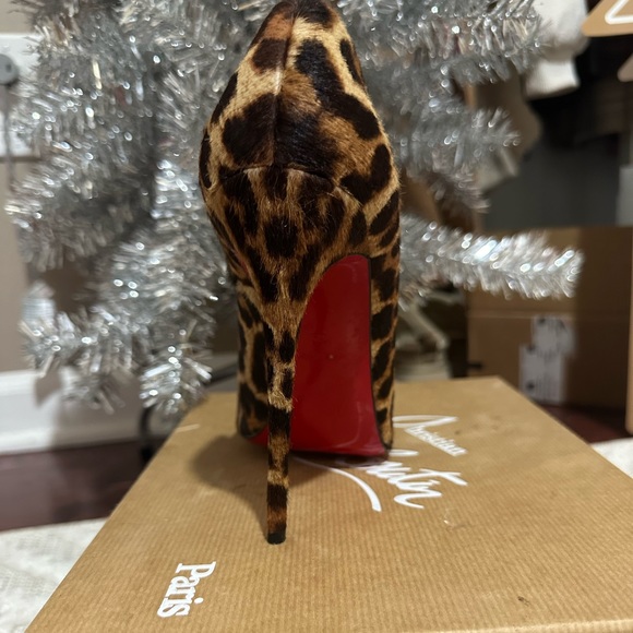 Christian Louboutin leopard heels , never worn comes with box and everything - Picture 4 of 4